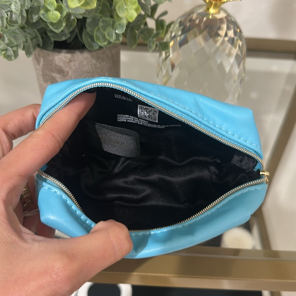 YSL Rear Gradient Cosmetic Bag - Picture 4 of 9